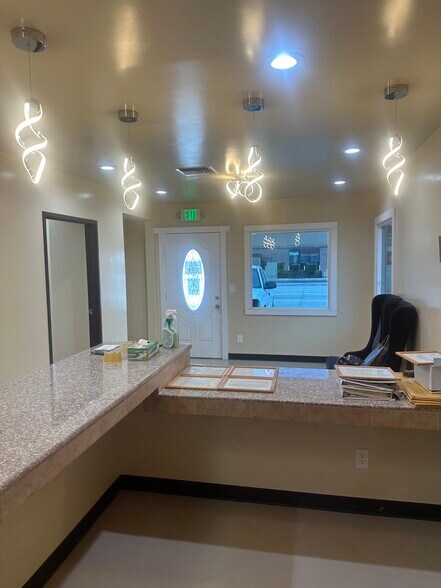 21617 Figueroa St, Carson, CA à vendre - Photo du bâtiment - Image 2 de 15