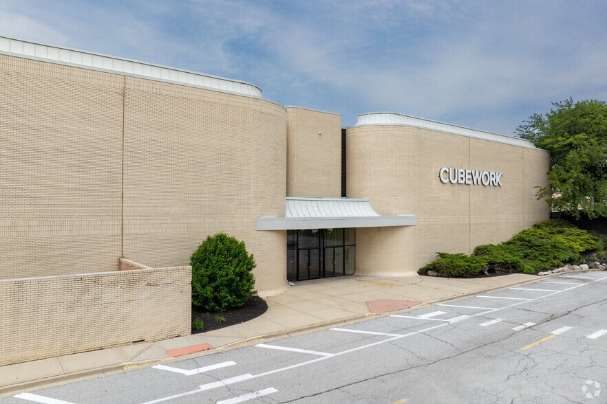 1995 Southlake Mall, Merrillville, IN à vendre - Photo du bâtiment - Image 2 de 19