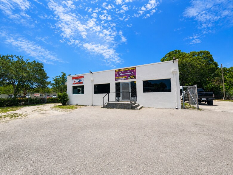 1531 Delaware Ave, Fort Pierce, FL à vendre - Photo du bâtiment - Image 3 de 14