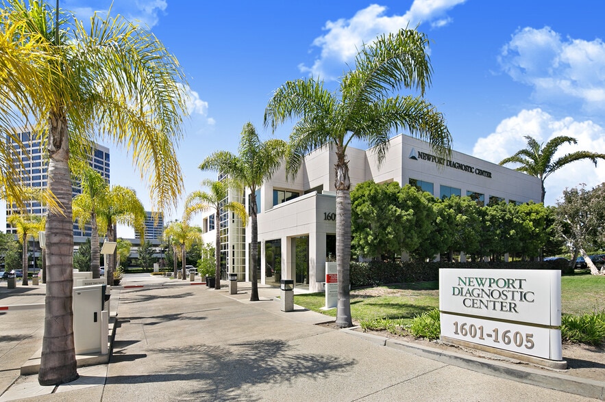 1605 Avocado Ave, Newport Beach, CA for sale - Building Photo - Image 2 of 4