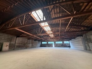 3640 W Armitage Ave, Chicago, IL for lease Interior Photo- Image 2 of 5