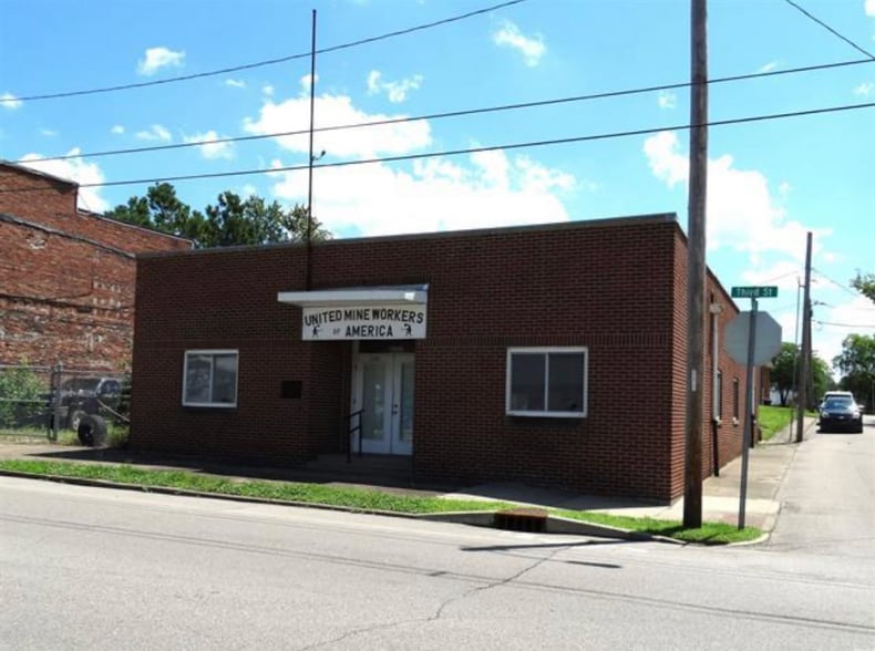 320 S 3rd St, Boonville, IN for sale - Building Photo - Image 1 of 16