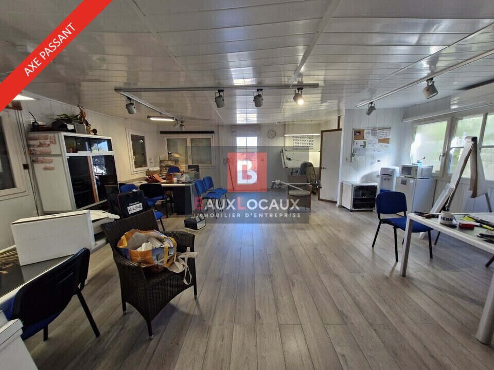 Office in Marignane for lease Interior Photo- Image 1 of 8