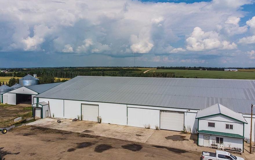 40509 Rge Road 12, Bentley, AB à louer - Photo du bâtiment - Image 2 de 9