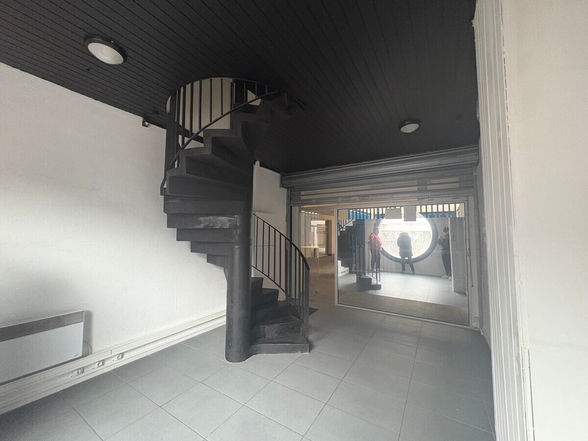 74 Rue Georges Bonnac, Bordeaux, GIR 33000 - Unit dalle -  - Interior Photo - Image 2 of 7