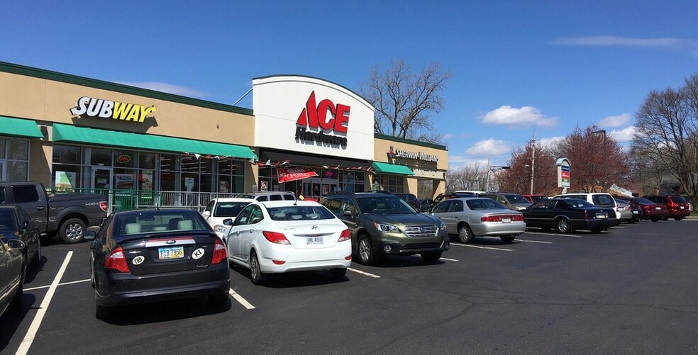1590-1596 W Market St, Akron, OH for lease - Building Photo - Image 2 of 5