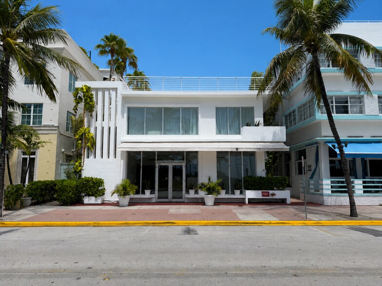 1412 Ocean Dr, Miami Beach, FL à louer - Photo du bâtiment - Image 2 de 12