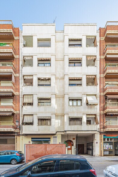 Carrer Manolo Taberner, 21, València, Valencia for sale - Building Photo - Image 2 of 2
