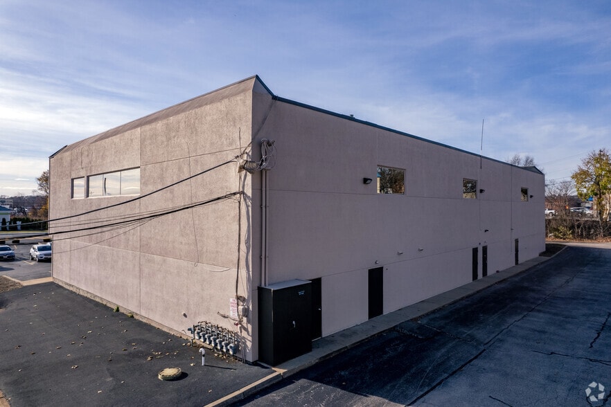 120 Lambert Lind Hwy, Warwick, RI for lease - Building Photo - Image 3 of 24
