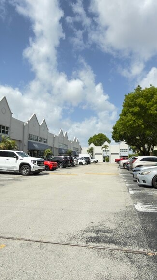 Plus de détails pour 4444 SW 71st Ave, Miami, FL - Local d'activités à louer