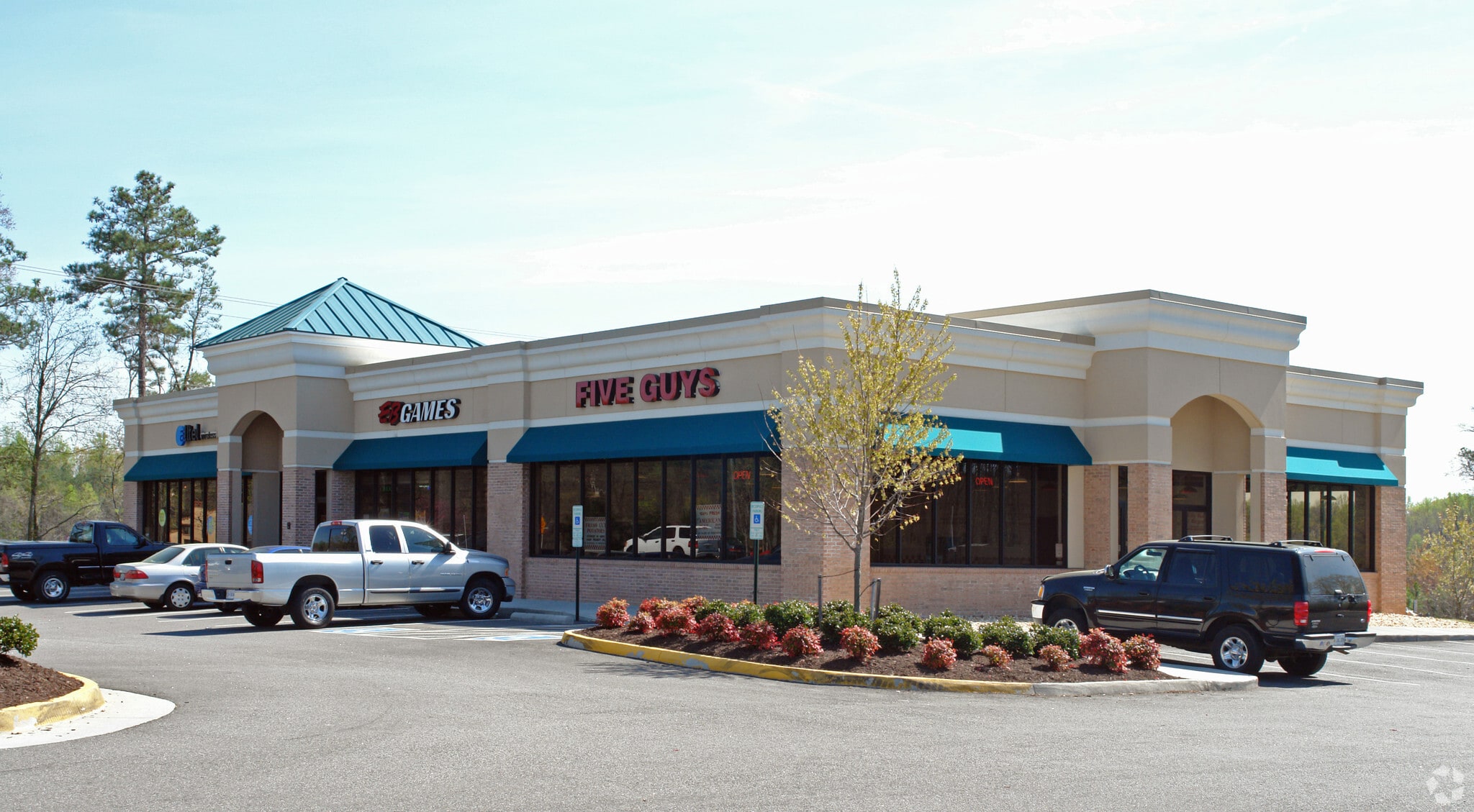 12413-12421 Tennessee Plz, Midlothian, VA for lease Building Photo- Image 1 of 4