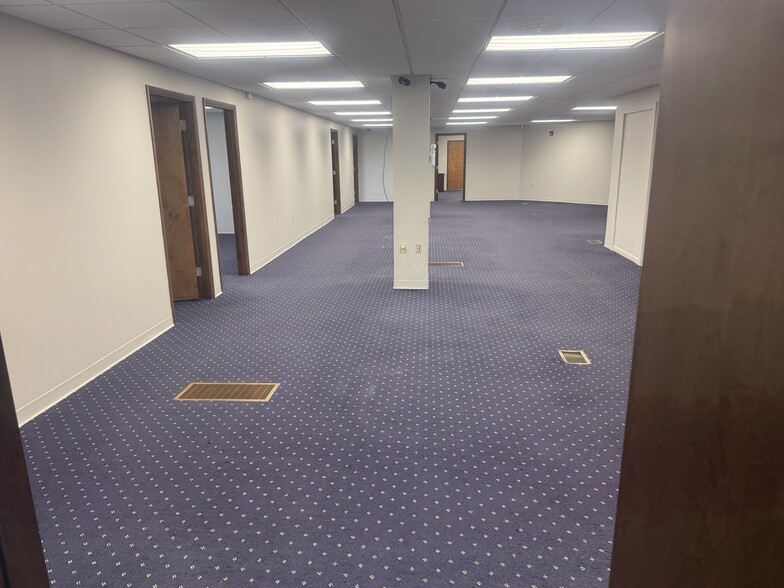 5241 Southwyck Blvd, Toledo, OH for lease - Building Photo - Image 2 of 9