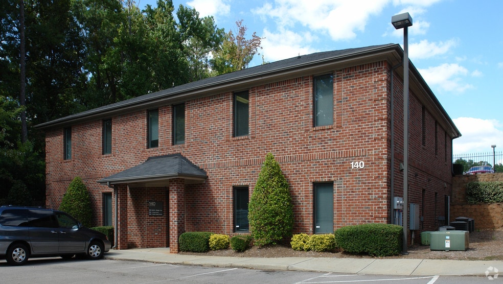 140 Iowa Ln, Cary, NC for sale - Building Photo - Image 1 of 4
