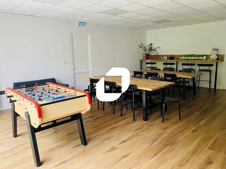 Bureau dans Bruges à louer - Photo du bâtiment - Image 3 de 7