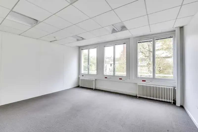 4 Avenue Du Recteur Poincaré, Paris for lease Interior Photo- Image 1 of 6