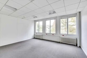 4 Avenue Du Recteur Poincaré, Paris for lease Interior Photo- Image 1 of 6