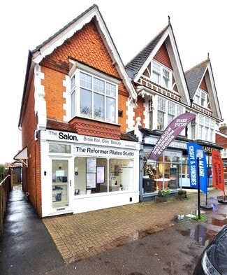 Plus de détails pour 248 High Street, Cranleigh - Commerce de détail à vendre