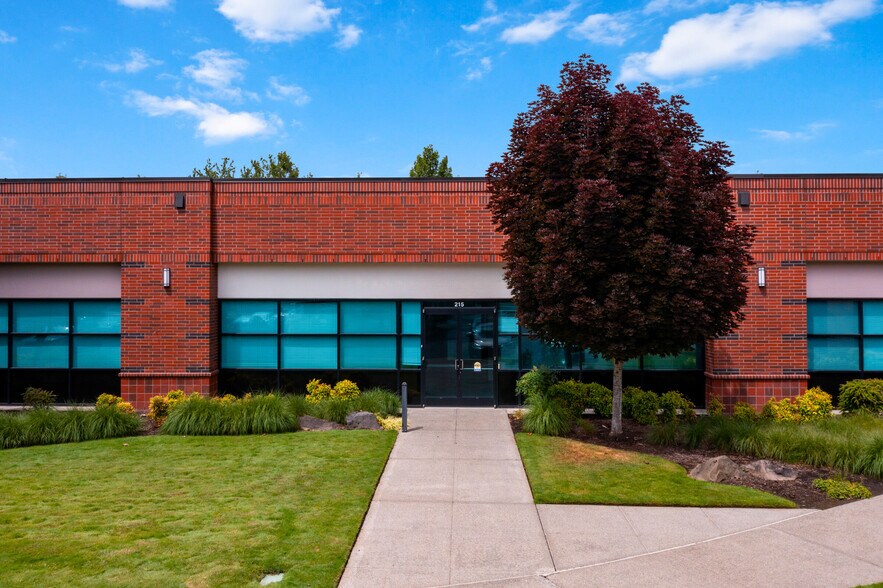 120 NE 136th Ave, Vancouver, WA à louer - Photo du bâtiment - Image 3 de 15