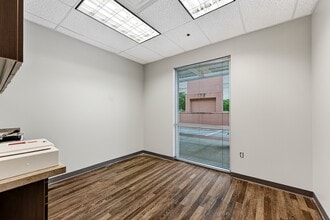 2817 S Mayhill Rd, Denton, TX for lease Interior Photo- Image 1 of 12