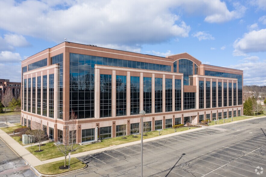 100 Kimball Dr, Parsippany, NJ à louer - Photo du bâtiment - Image 2 de 13