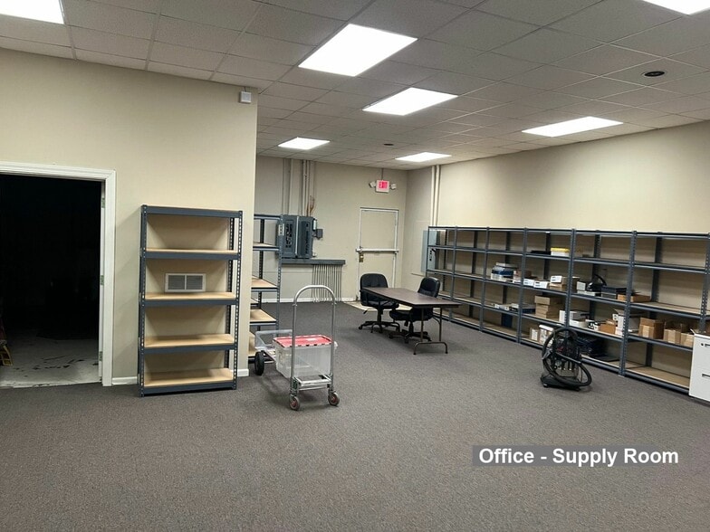 127 W Taylor St, Grant Park, IL for sale - Building Photo - Image 3 of 14