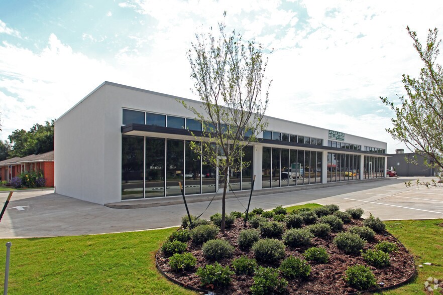 1200 S Broadway, Edmond, OK à louer - Photo du bâtiment - Image 2 de 2