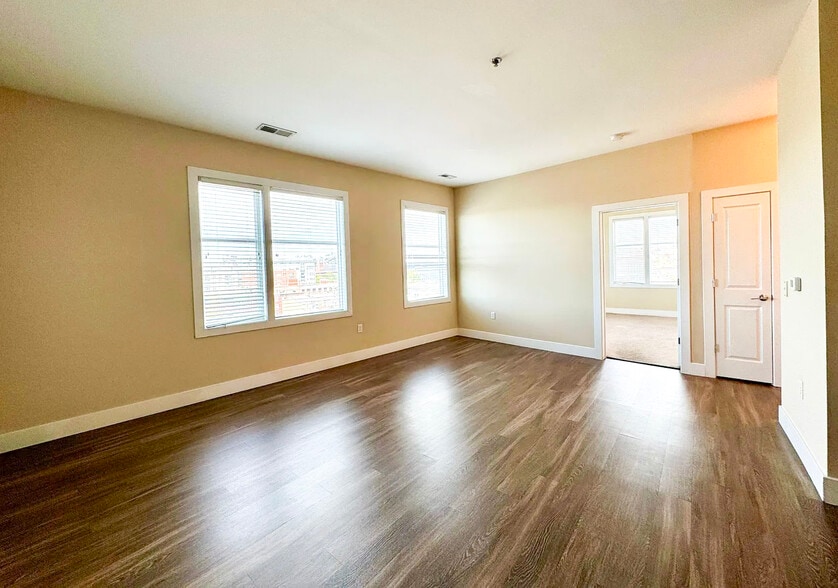 1201 S Charles St, Baltimore, MD for sale - Building Photo - Image 3 of 9