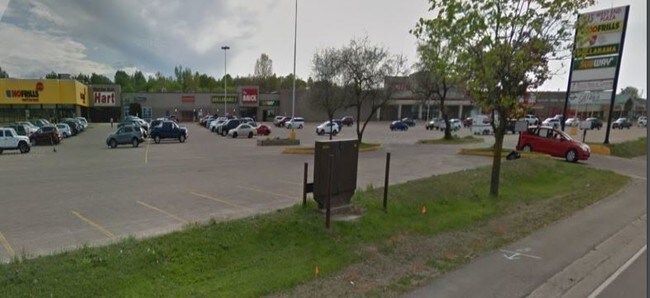 Plus de détails pour 1200 Pembroke St W, Pembroke, ON - Commerce de détail à louer
