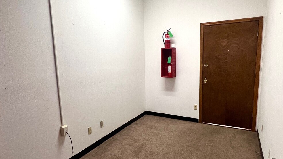 2210 E Central Texas Expy, Killeen, TX à louer - Photo du bâtiment - Image 2 de 34