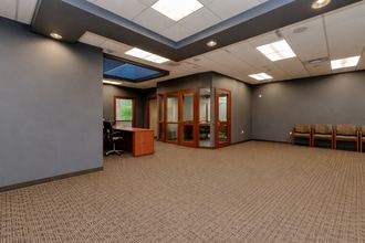 4620 Bridgeport Way W, University Place, WA for lease Interior Photo- Image 1 of 19