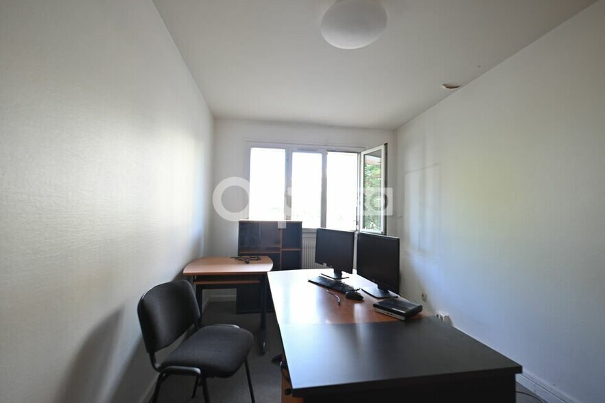 263 Route De Vienne, Vénissieux for sale - Interior Photo - Image 1 of 9