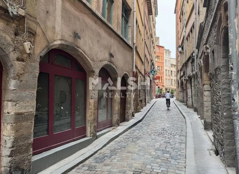 Commerce de détail dans Lyon à louer - Photo du bâtiment - Image 3 de 7
