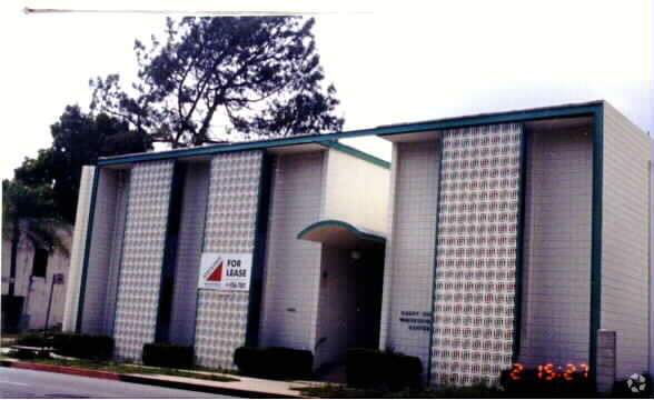 1451 Chevy Chase Dr, Glendale, CA à louer - Photo du bâtiment - Image 3 de 20