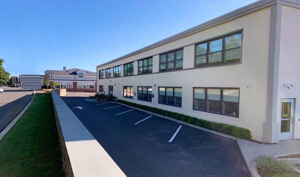 1525 Kings Hwy E, Fairfield, CT à louer - Photo du bâtiment - Image 1 de 2