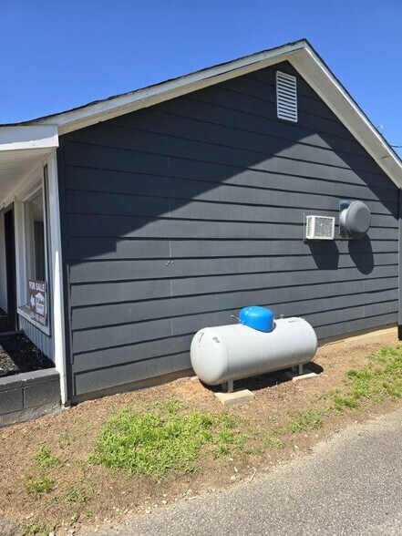 305.5 N Logan St, Gaffney, SC à vendre - Photo du bâtiment - Image 3 de 25