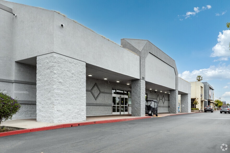 888-910 Lincoln Blvd, Venice, CA for lease - Building Photo - Image 2 of 5