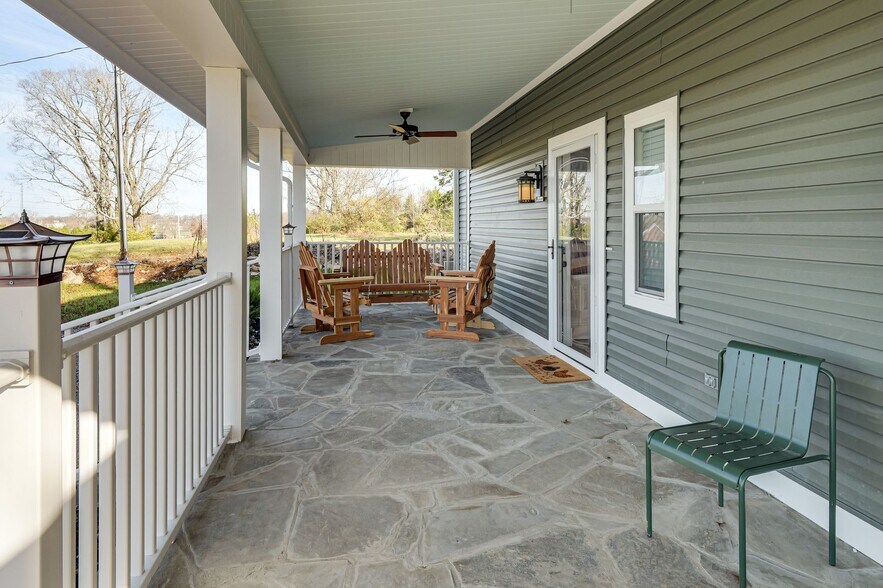 335 E Hill Ave, Lewisburg, TN à vendre - Photo du bâtiment - Image 3 de 36