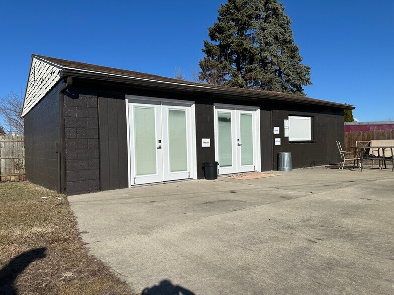 7403 S Telegraph Rd, Temperance, MI à vendre - Photo du bâtiment - Image 3 de 11