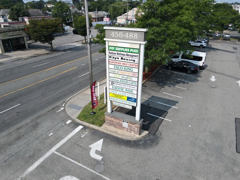456-488 Hempstead Tpke, West Hempstead, NY for lease - Building Photo - Image 2 of 12