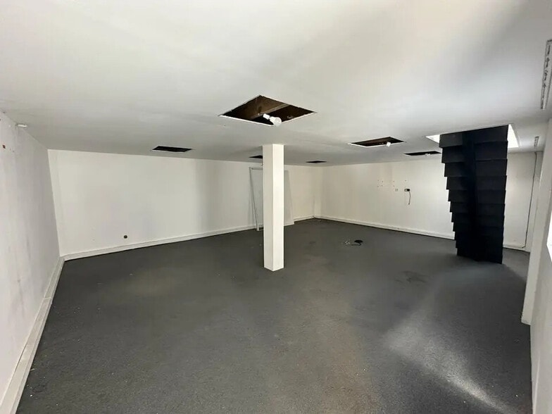 Flex in Saint-Maur-des-Fossés for lease - Building Photo - Image 2 of 7