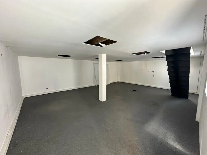 Flex dans Saint-Maur-des-Fossés à louer - Photo du bâtiment - Image 2 de 7