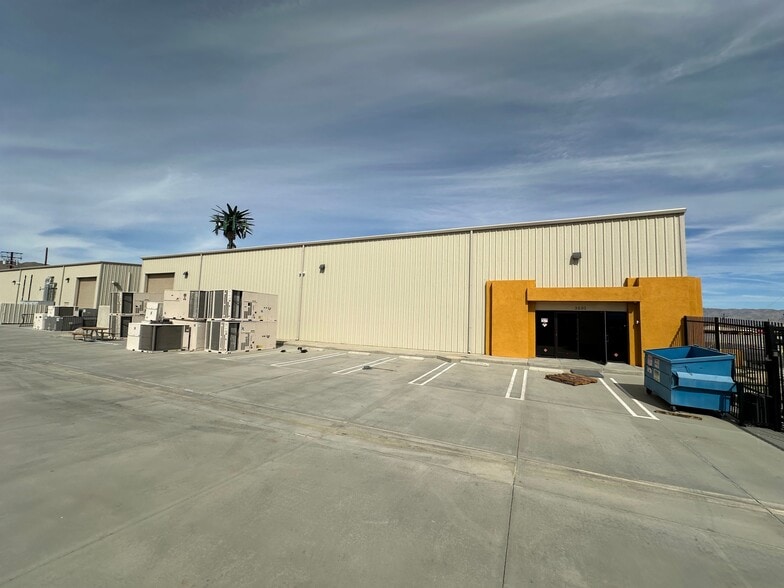 3591 W Del Sol Rd, Palm Springs, CA for sale - Building Photo - Image 2 of 6