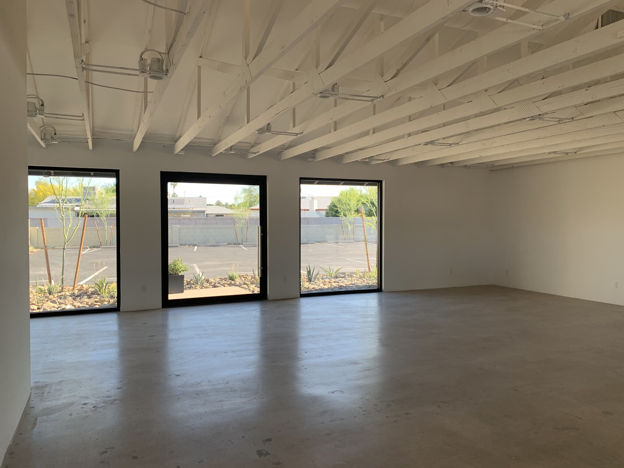 718 E Bethany Home Rd, Phoenix, AZ for lease Building Photo- Image 1 of 3