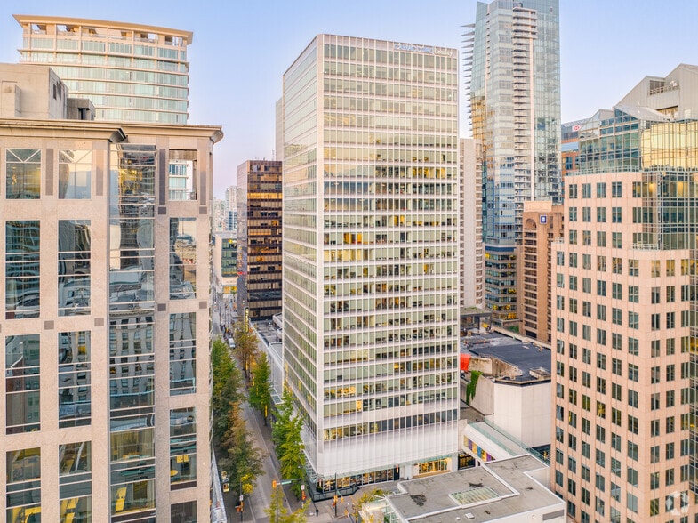 609 Granville St, Vancouver, BC à louer - Photo du bâtiment - Image 2 de 13