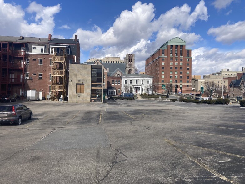 72 Pleasant St, Worcester, MA for lease - Building Photo - Image 1 of 12