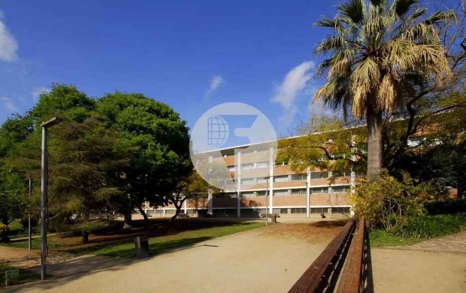 Bureau/Commerce de détail dans Barcelone, Barcelona à louer - Photo du bâtiment - Image 3 de 3