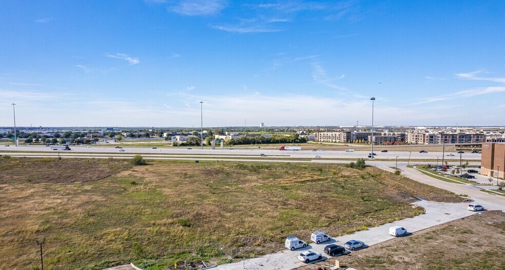 Northpoint Dr, Coppell, TX à vendre - Photo du bâtiment - Image 1 de 4