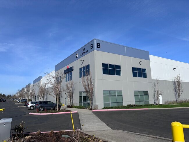 Plus de détails pour 106 SE 223rd Ave, Gresham, OR - Industriel à louer