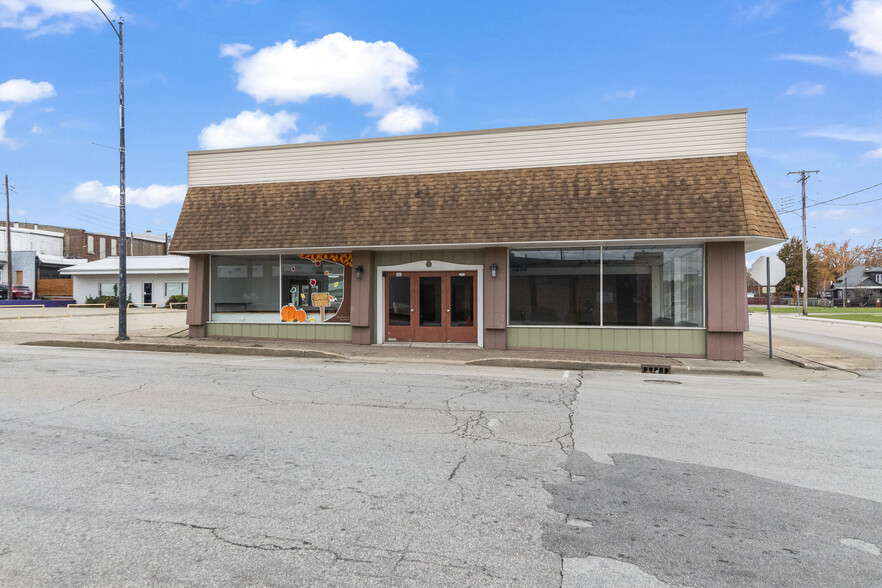 222 W Main Cross St, Taylorville, IL for sale - Building Photo - Image 3 of 24