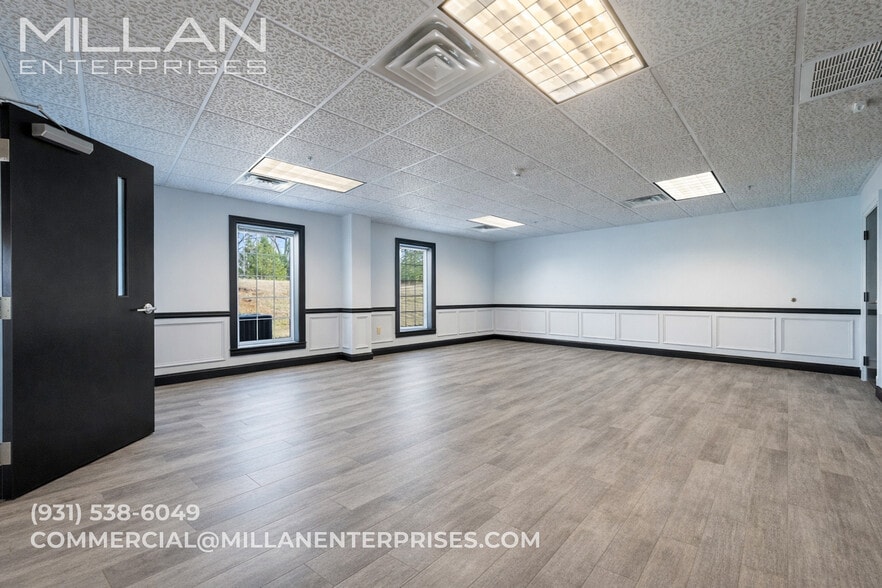 303 Fairview Ln, Clarksville, TN for lease - Interior Photo - Image 2 of 5